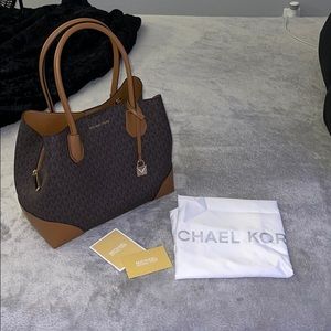 Michael kors purse